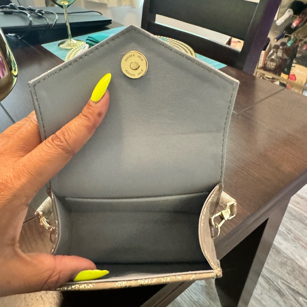 Luxury Purse never worn - Picture 6 of 6